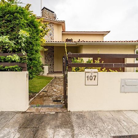 Amorosa Villa, 500M From The Beach By House And People Eksteriør bilde