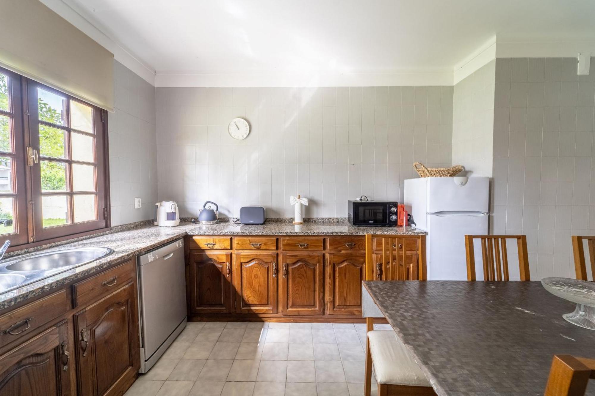 Amorosa Villa, 500M From The Beach By House And People Eksteriør bilde