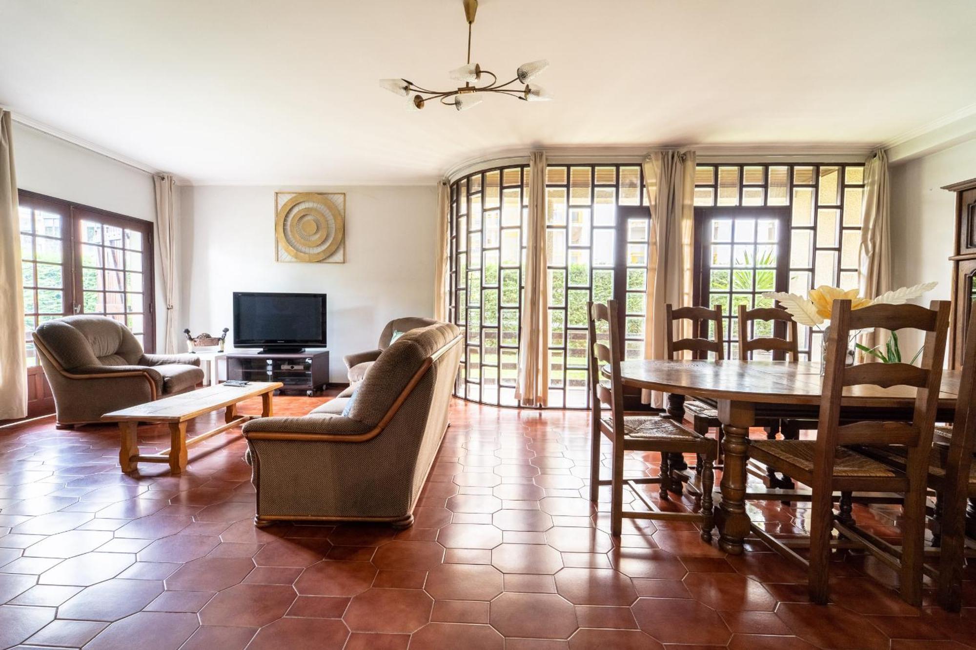 Amorosa Villa, 500M From The Beach By House And People Eksteriør bilde