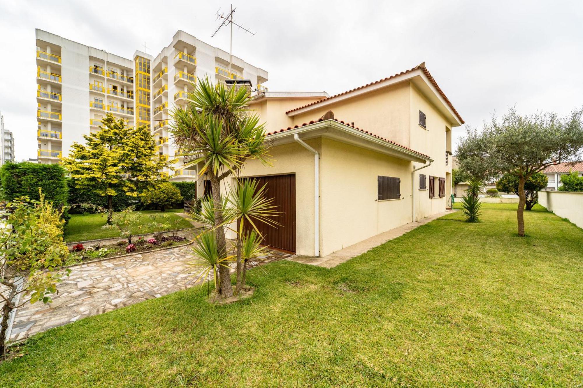 Amorosa Villa, 500M From The Beach By House And People Eksteriør bilde